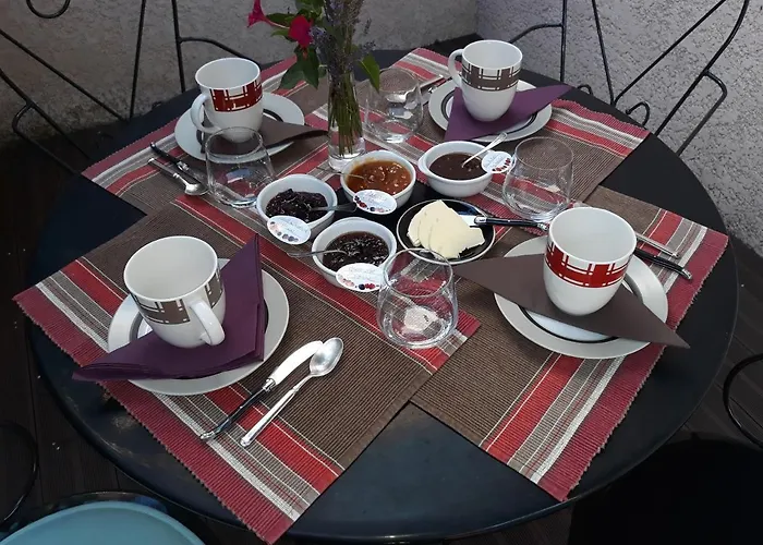 Bed & Breakfast Chez Yvette , C'est Chouette!!