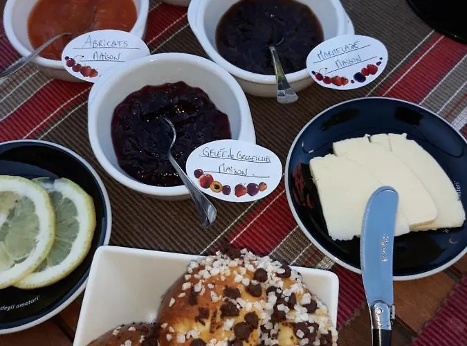 Chez Yvette , C'est Chouette!!